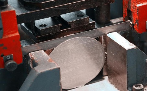 南阳影响双金属带锯条使用寿命的主要因素有哪些？